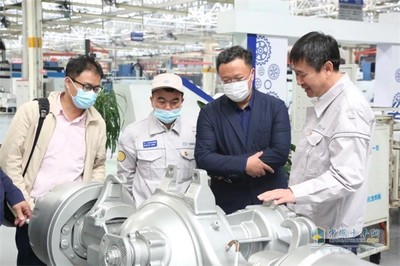 校企攜手 合作創優,解放傳動事業部與吉大汽車工程學院舉行戰略合作簽約儀式